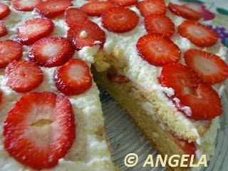 Biszkopt z masą cytrynową i truskawkami - Lemon and strawberries sponge cake - Pan di Spagna con la crema al limone e fragole