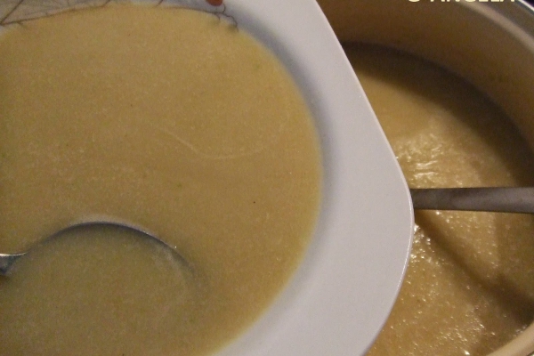 Jarzynowa zupa krem z kalafiorem - Cauliflower soup - Minestra cremosa con cavolfiore