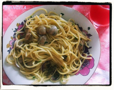 Spaghetti z małżami (mulami) - Spaghetti with clams - Spaghetti con le vongole