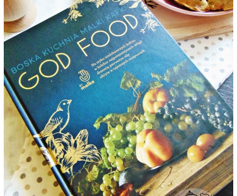 Pieczone pierożki z nadzieniem warzywnym a takze recenzja ksiazki GOD FOOD.