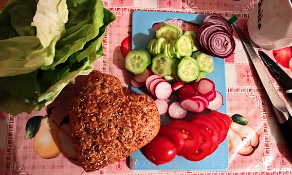 (poznańskie) domowe burgery z indyka, krewetkami i sosem koperkowym