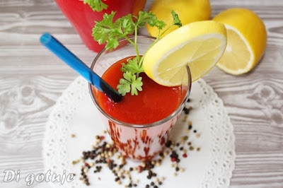 Krwawa Mary/Bloody Mary - oryginalny drink z sokiem pomidorowym