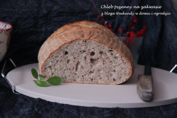 Chleb pszenny na zakwasie z chrupiącą skórką