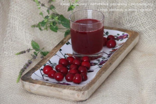 Kwas wiśniowy - naturalnie gazowany, orzeźwiający napój