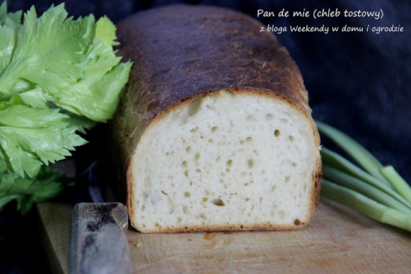 Pan de mie (chleb tosowy) w lutowej piekarni