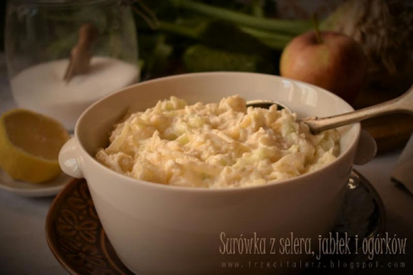 Surówka z selera, jabłek i ogórków – kuchnia podkarpacka