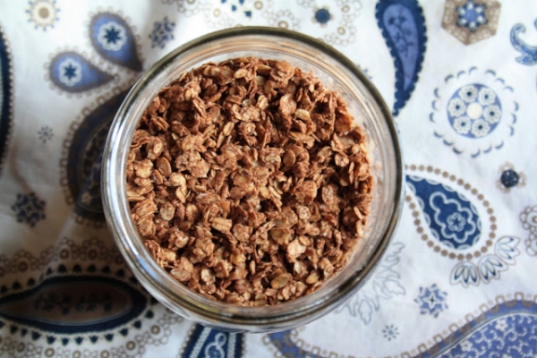 Granola czekoladowa.