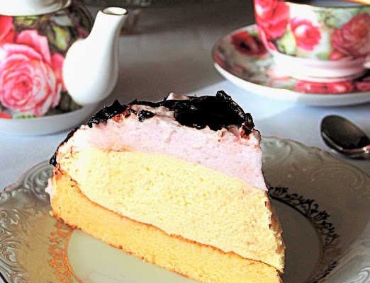 Tort serowo - biszkoptowy z pianką