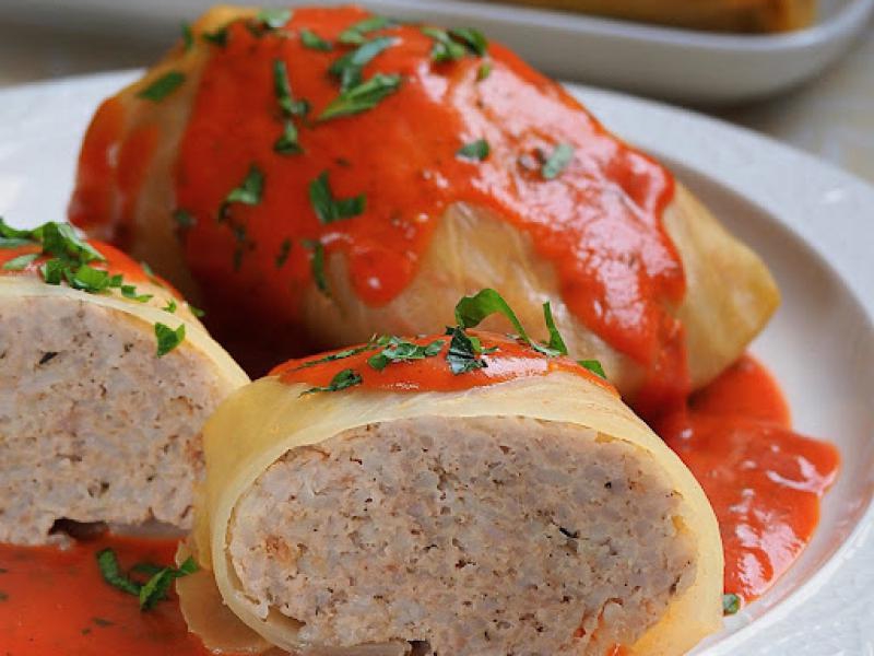 Gołąbki w sosie pomidorowym