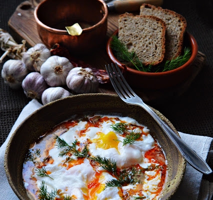 PROJEKT ŚNIADANIE: Çilbir, czyli jajka po turecku