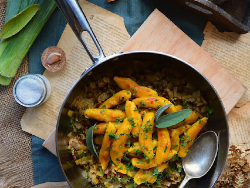 Dyniowe kluseczki z karmelizowanym porem