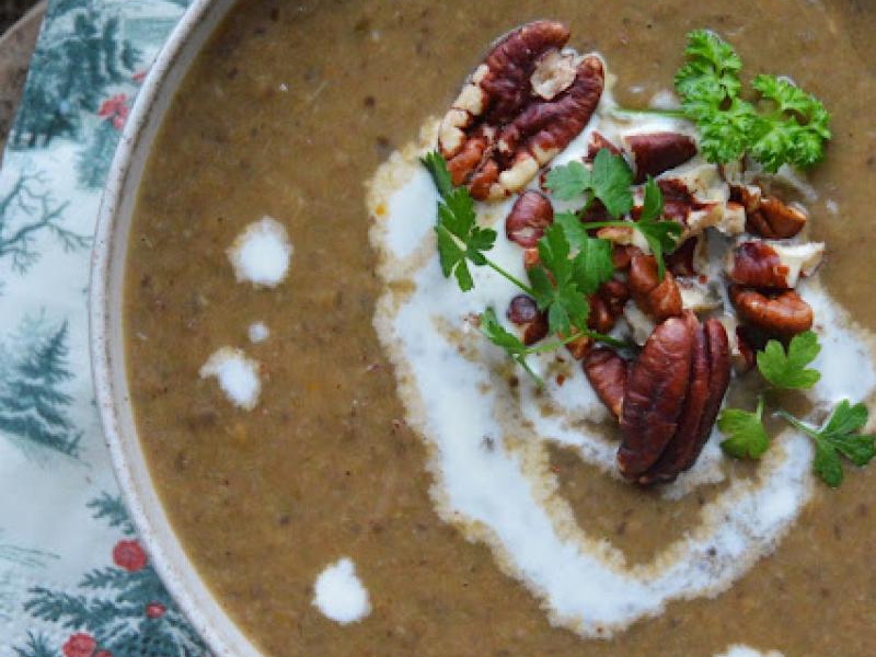 Kremowa zupa grzybowa z suszonymi grzybami