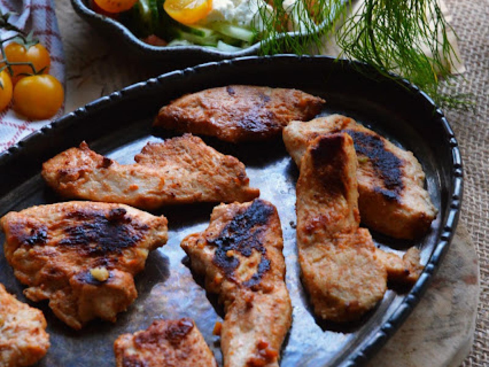 Soczyste kąski kurczaka w jogurtowej marynacie