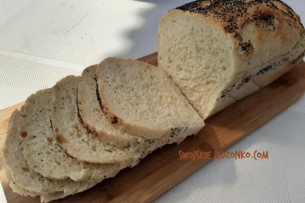 Prosty chleb pszenny na suchych drożdzach
