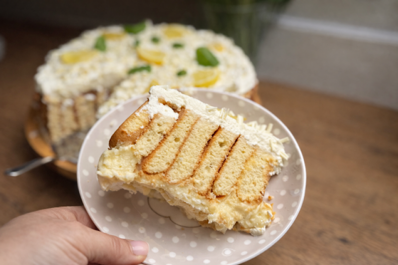 Biszkoptowy deser z cytrynową nutą