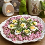 Jajka na sałatce...