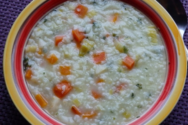 Zupa ryżowa z warzywami