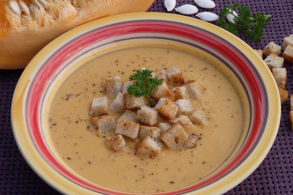 Kremowa zupa dyniowa z gorgonzolą