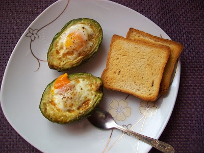 Jajka zapiekane w awokado