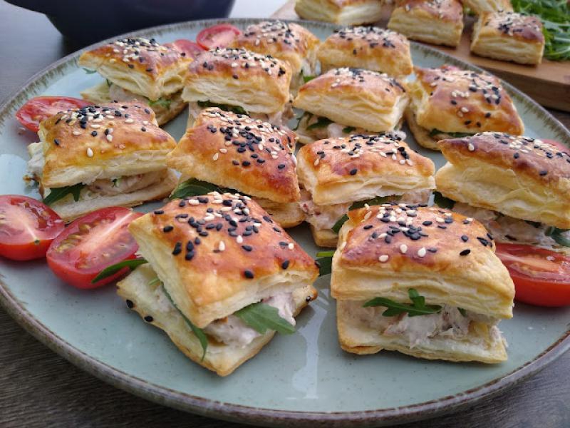 Kanapeczki z ciasta francuskiego