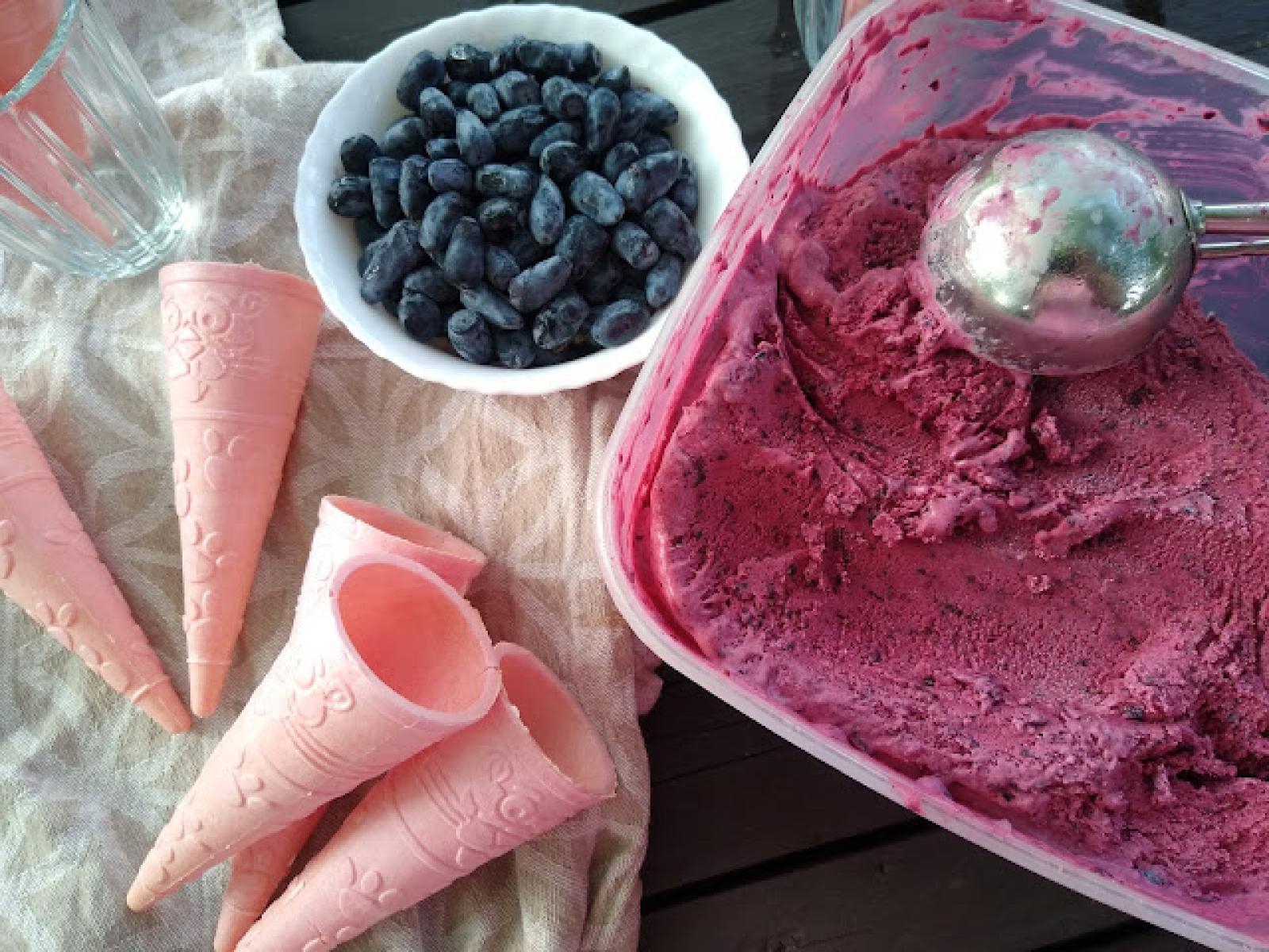 Lody jagodowe