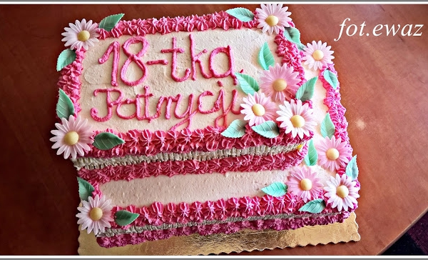 Urodzinowy tort wieloowocowy