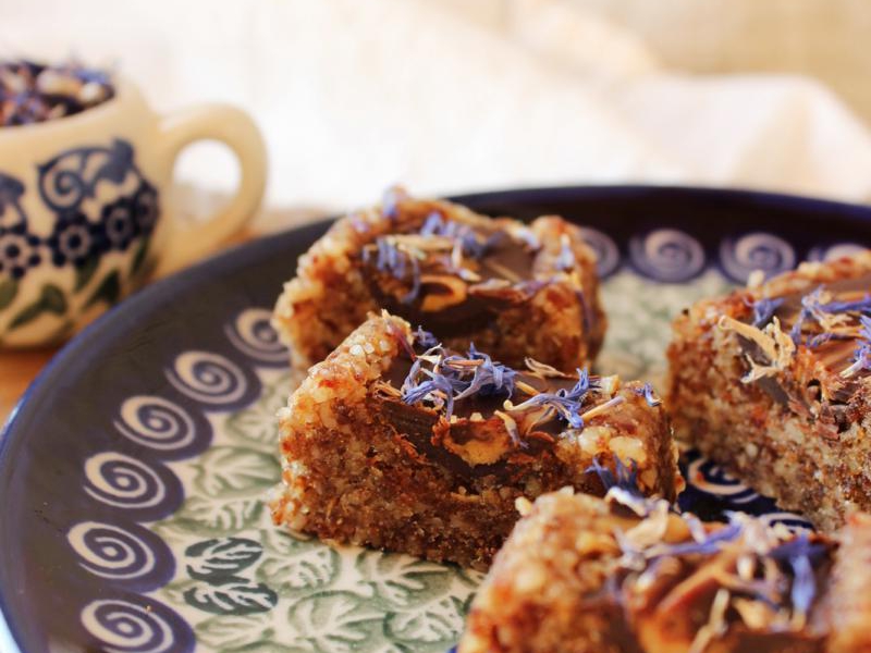 Proste ciasteczka orzechowo daktylowe bez pieczenia