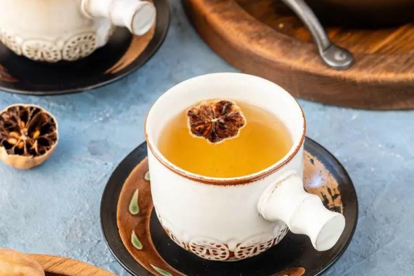 Arabska herbata z suszonych limonek