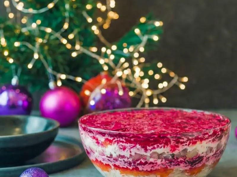 5 błędów, których lepiej unikać, przygotowując śledzie pod pierzynką