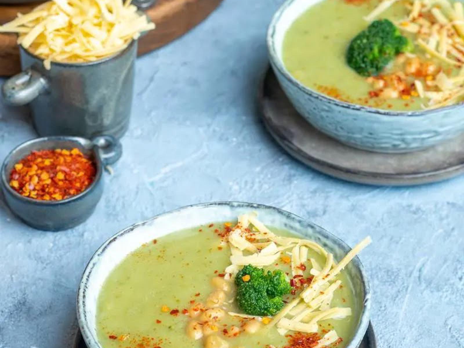 Zupa brokułowa z fasolą