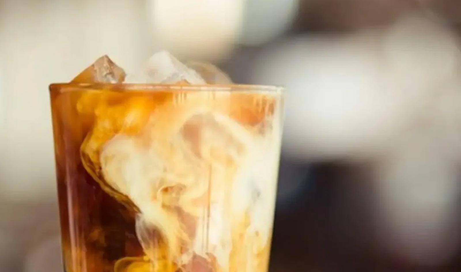 Syrop do kawy bez cukru: domowe latte jak z kawiarni