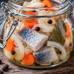 Śledzie w occie –...
