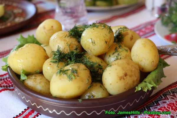 Co zrobić, aby młode ziemniaki mniej czerniały podczas gotowania.