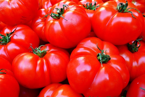 Smoothie pomidorowe z papryczką chili.