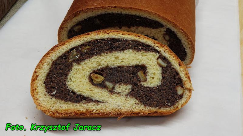 Co zrobić, aby masa makowa nie kruszyła się w makowcu.