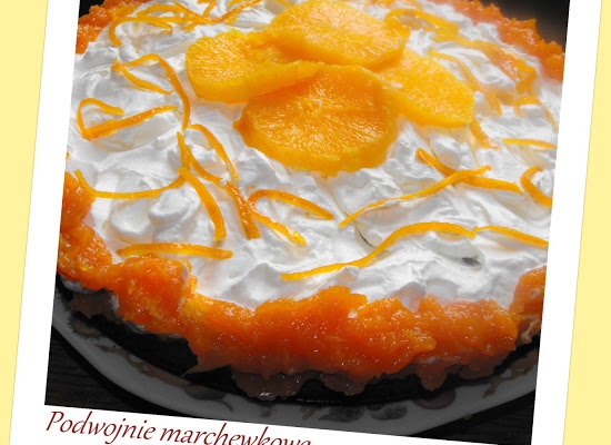 Mocno pomarańczowe ciasto marchewkowe