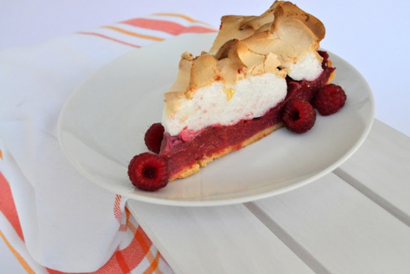 Raspberry meringue pie, czyli tarta z kremem malinowym i bezą
