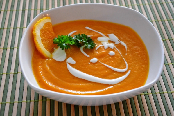 Zupa marchewkowa z nutą imbiru i pomarańczy