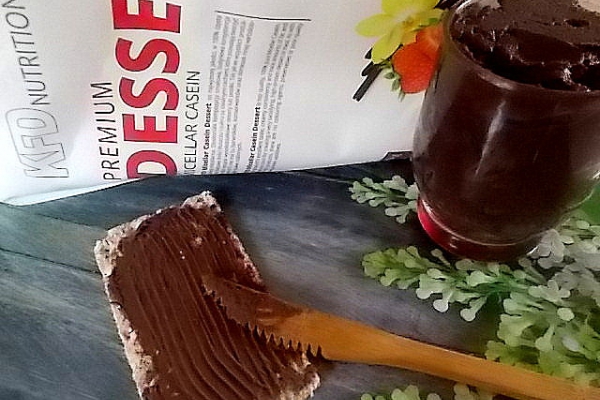 Krem czekoladowo – kokosowy na bazie KFD Protein Dessert.