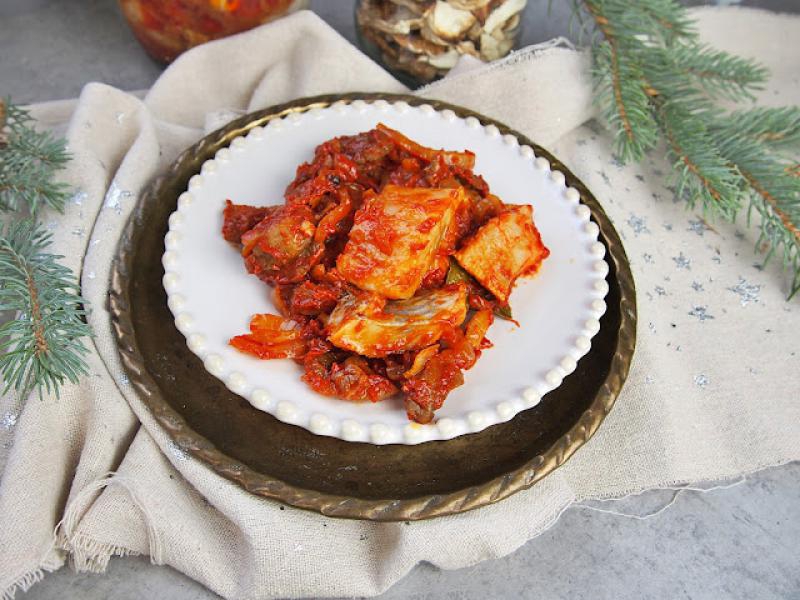 Śledzie gajowego z suszonymi borowikami (po myśliwsku)