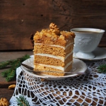 Orzechowy miodownik bez...