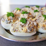 Jajka faszerowane na...