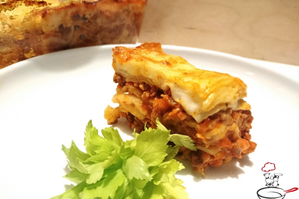 Prawdziwa lasagna z sosem bolońskim i beszamelem