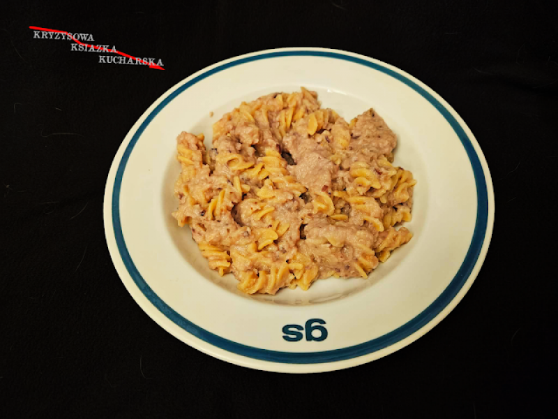 Makaron z pesto cebulowym