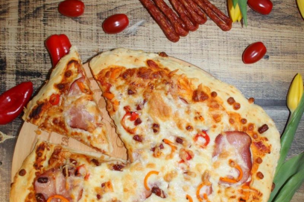 Prosty przepis na domową pizze