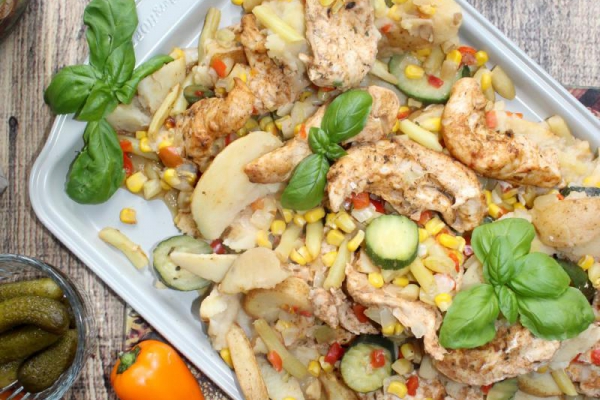 Polędwiczki z kurczaka z warzywami – obiad z piekarnika