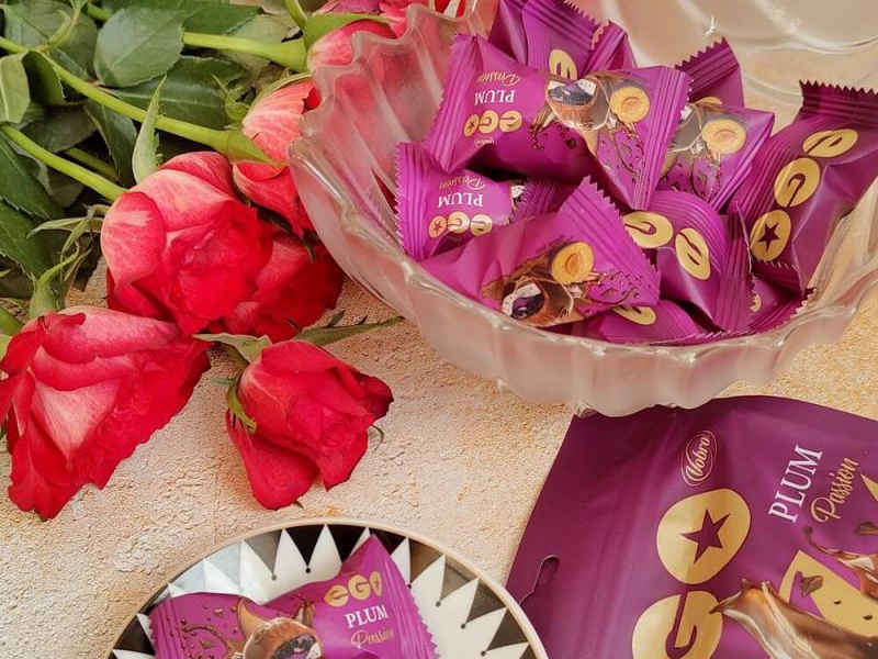 Śliwkowe pralinki EGO – nowość od VOBRO