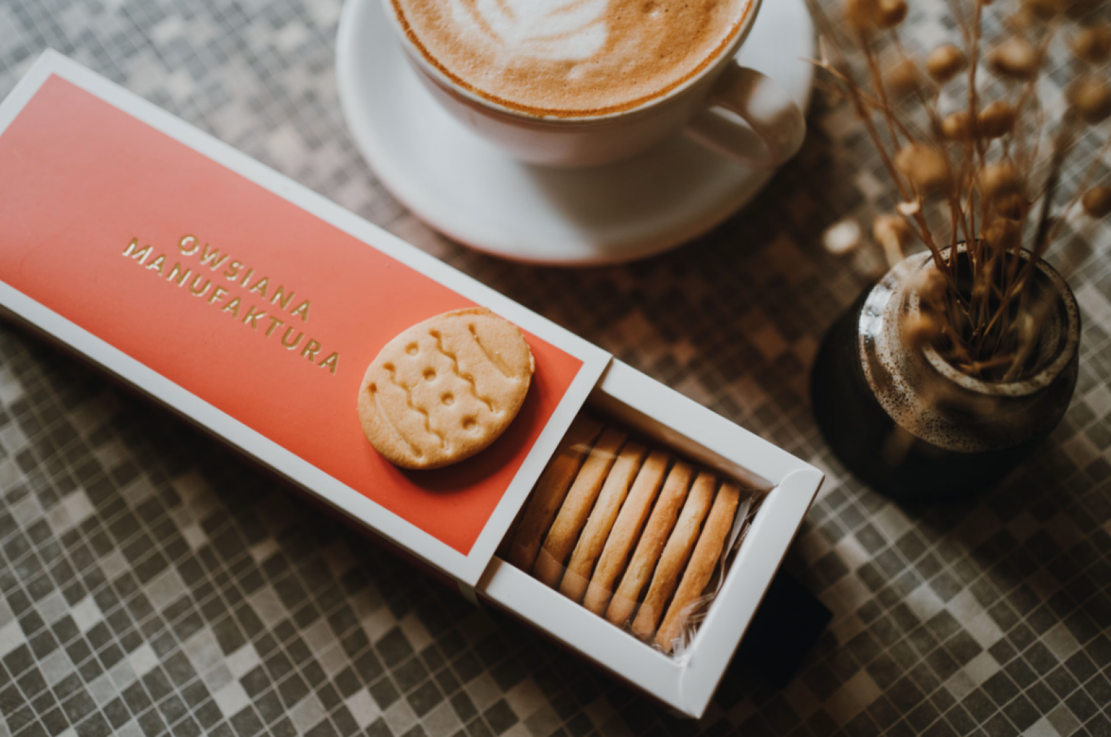 Mały format, duży efekt. Dlaczego mini ciastka i zestawy degustacyjne podbijają rynek