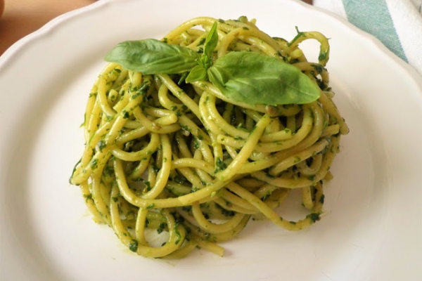 Spaghetti z salsą verde (Spaghetti con salsa verde)