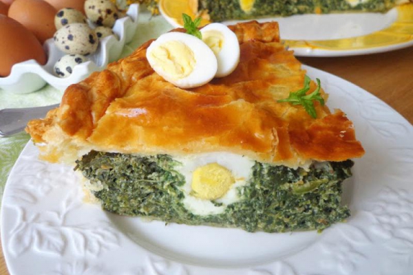 Torta Pasqualina - włoski wypiek wielkanocny ze szpinakiem, jajkiem i ricottą